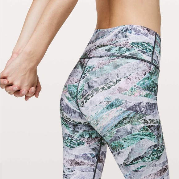 Lululemon Wunder Under 25” Legging *Full-On Luxtreme - Picture 5 of 12